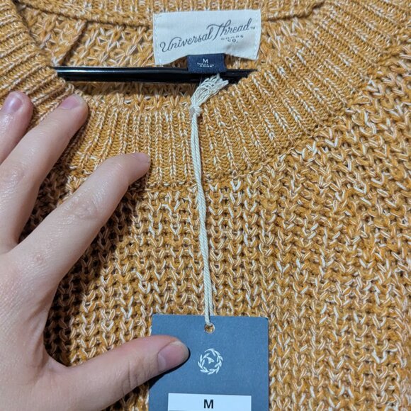 Light Yellow Universal Thread Sweater Size M NWT - Picture 2 of 3